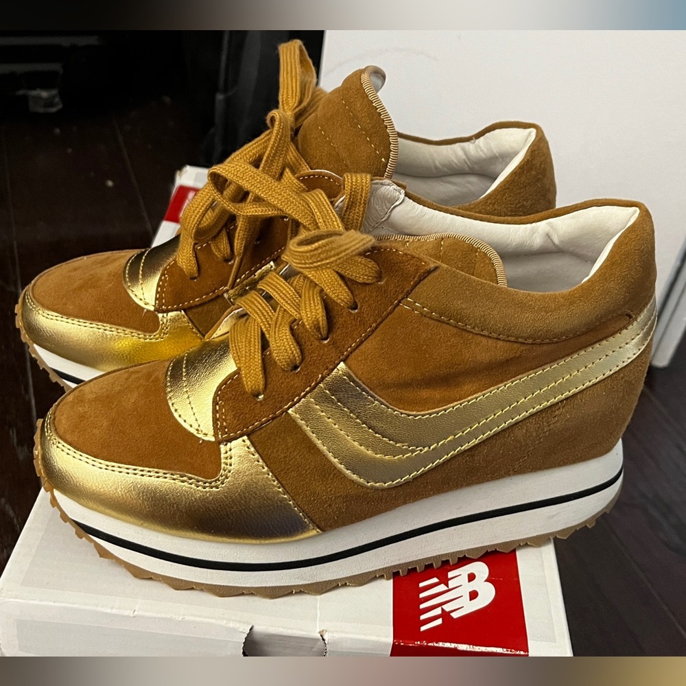 Women’s platform sneakers size 5.5